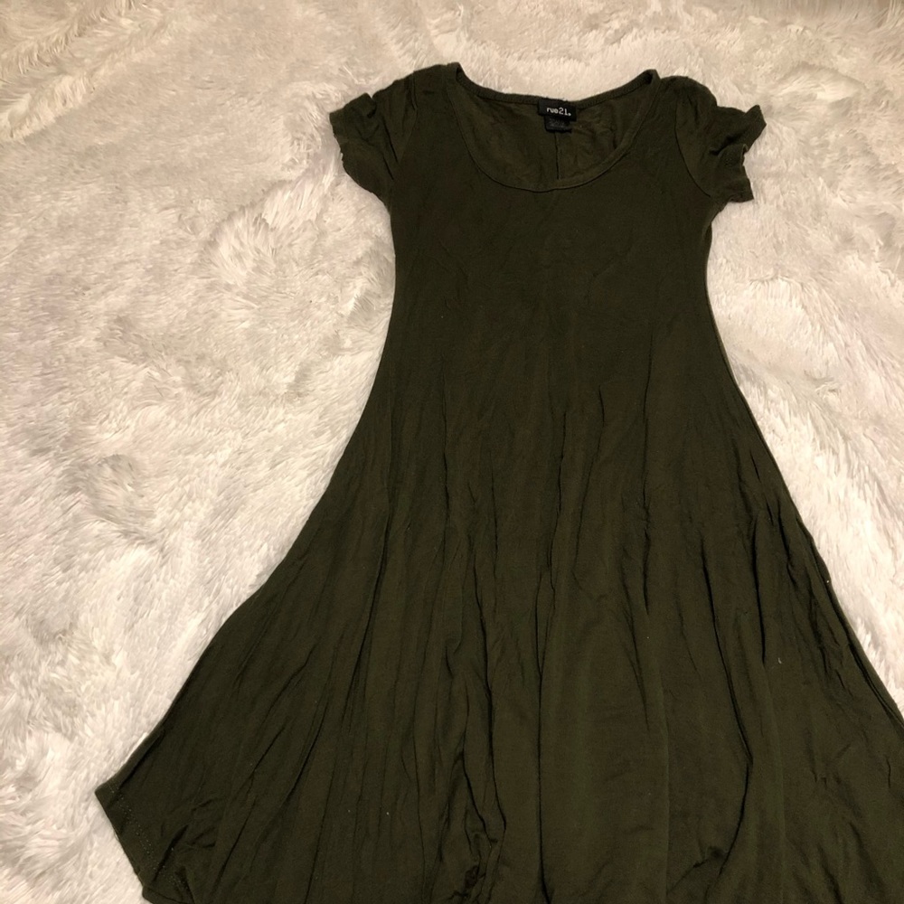 Flow green dress